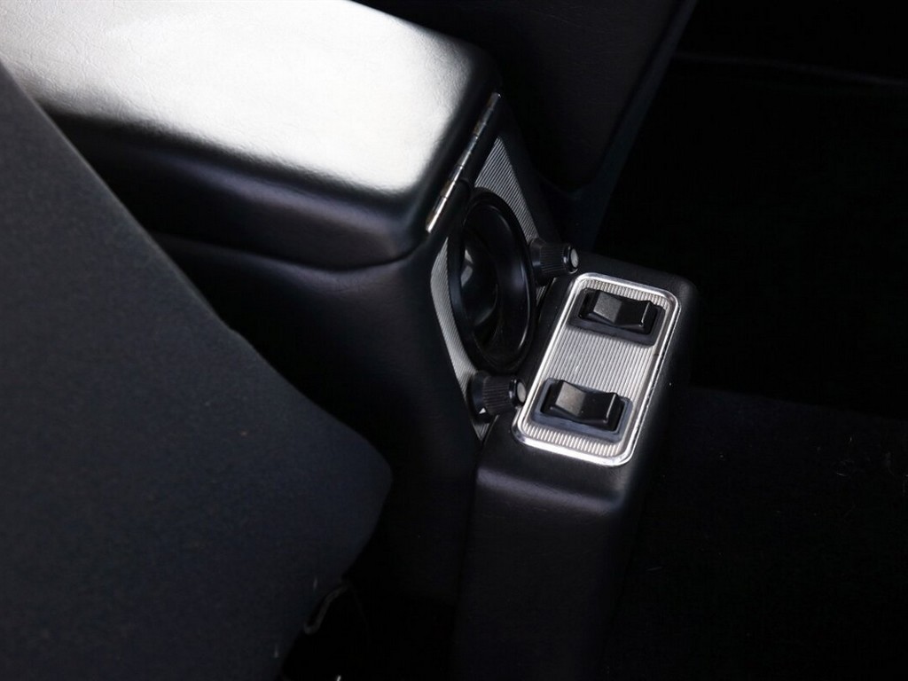 1976 Jaguar XJ6C - Image 17