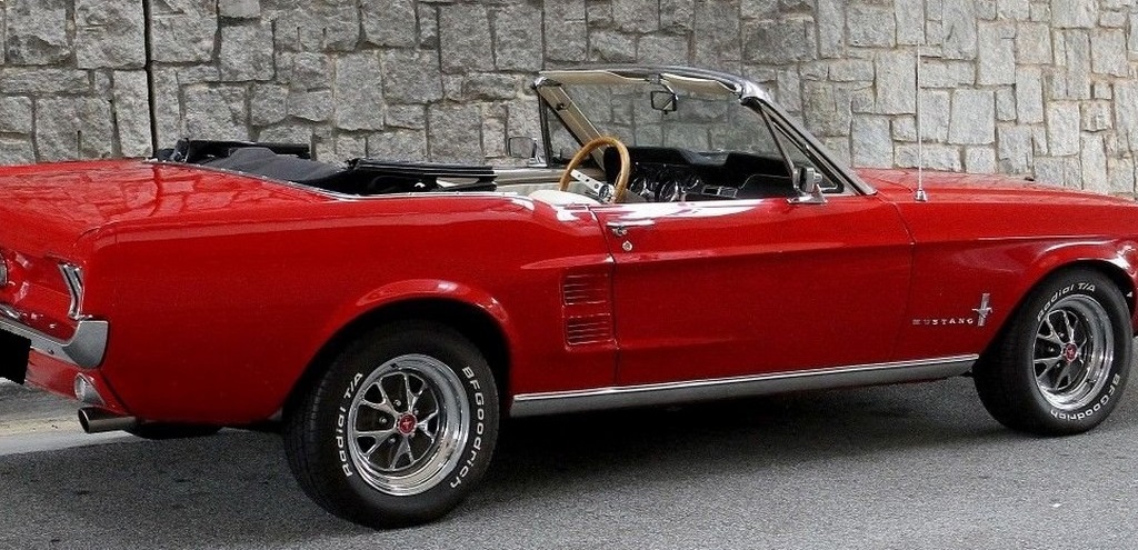 1967 Ford Mustang Convertible Restomod - Image 7
