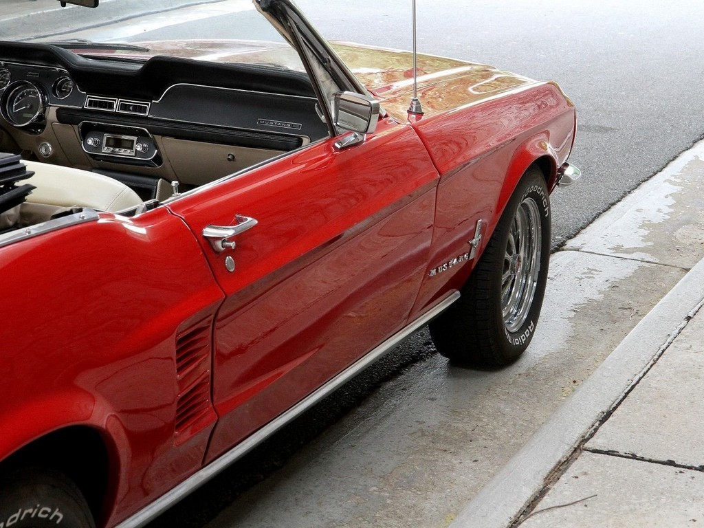 1967 Ford Mustang Convertible Restomod - Image 8