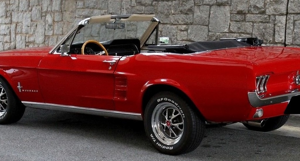 1967 Ford Mustang Convertible Restomod - Image 10