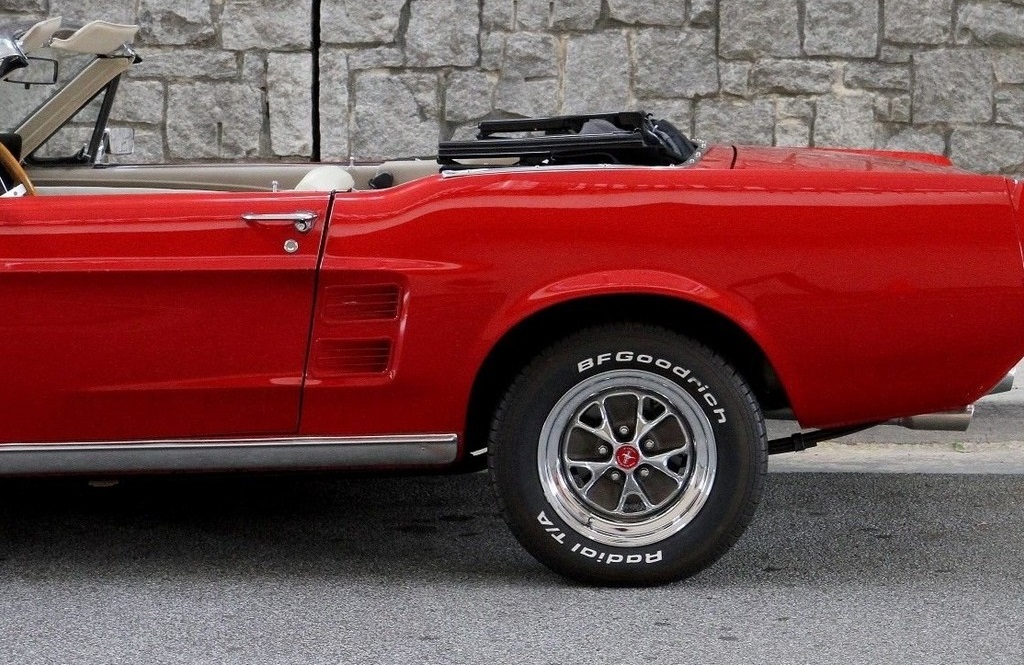 1967 Ford Mustang Convertible Restomod - Image 19