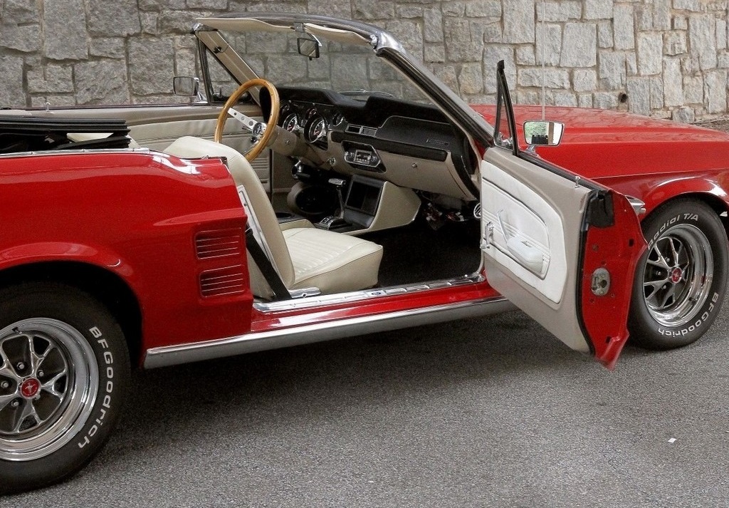 1967 Ford Mustang Convertible Restomod - Image 37