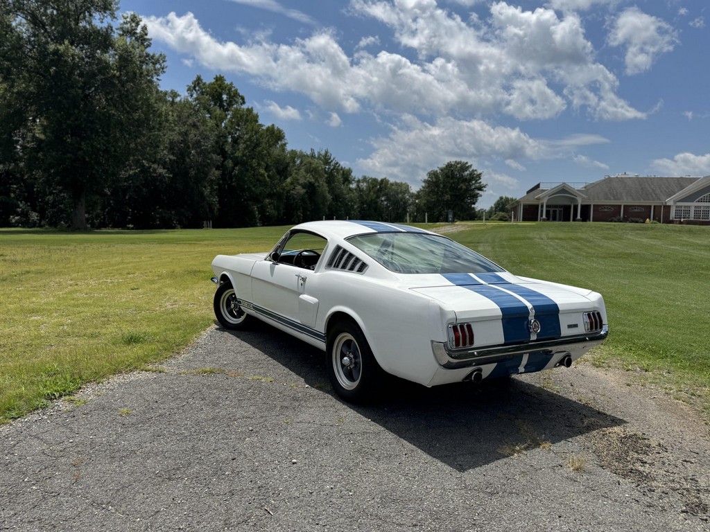1965 Ford Mustang Fastback 289 - Image 29