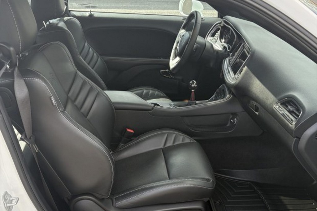 2017 Dodge Challenger SRT Hellcat - Image 15