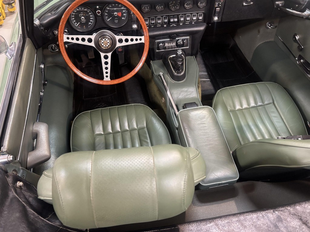 1971 Jaguar XKE Series II Roadster - Image 13