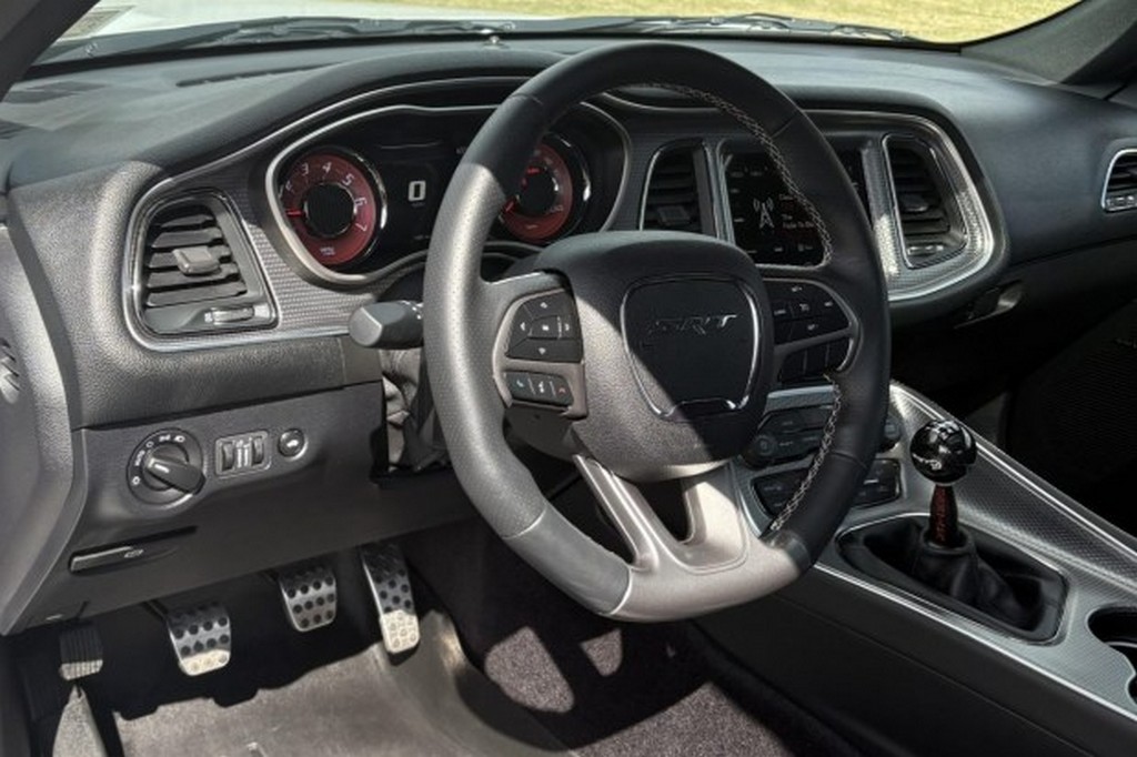 2017 Dodge Challenger SRT Hellcat - Image 16