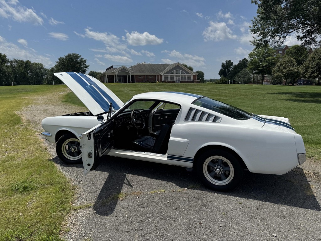 1965 Ford Mustang Fastback 289 - Image 32