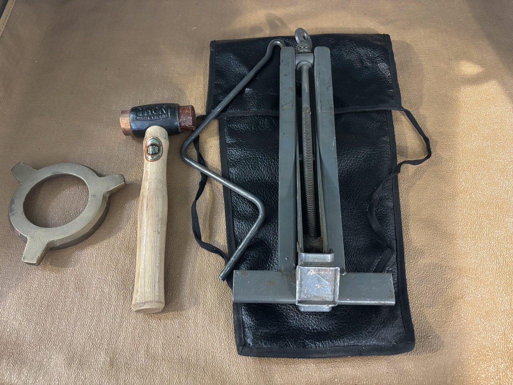 1971 Jaguar XKE Series II Roadster - Image 16