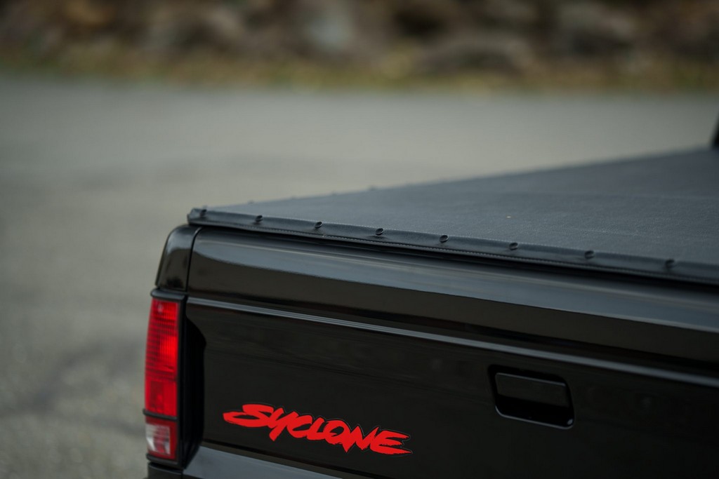 1991 GMC Syclone - Image 33