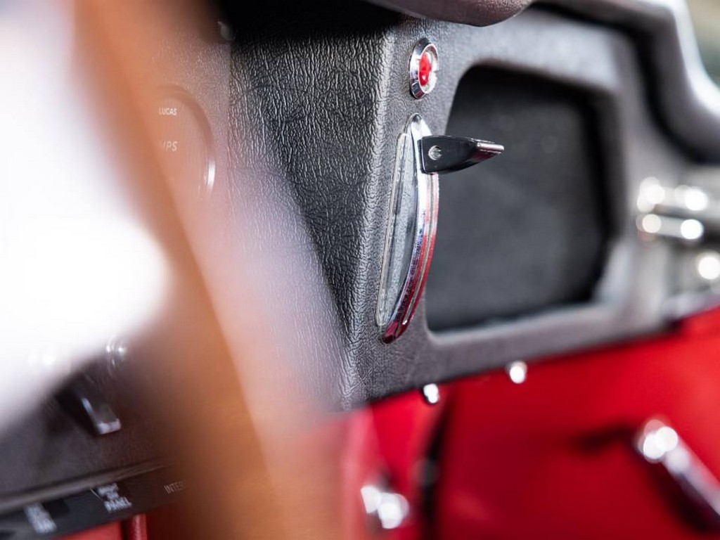 1965 Jaguar E-Type 4.2 - Image 29