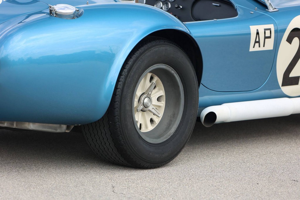 1965 Shelby 427 Cobra - Image 9