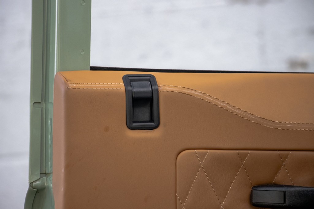 1995 Land Rover Defender 110 - Online Sale - Image 54