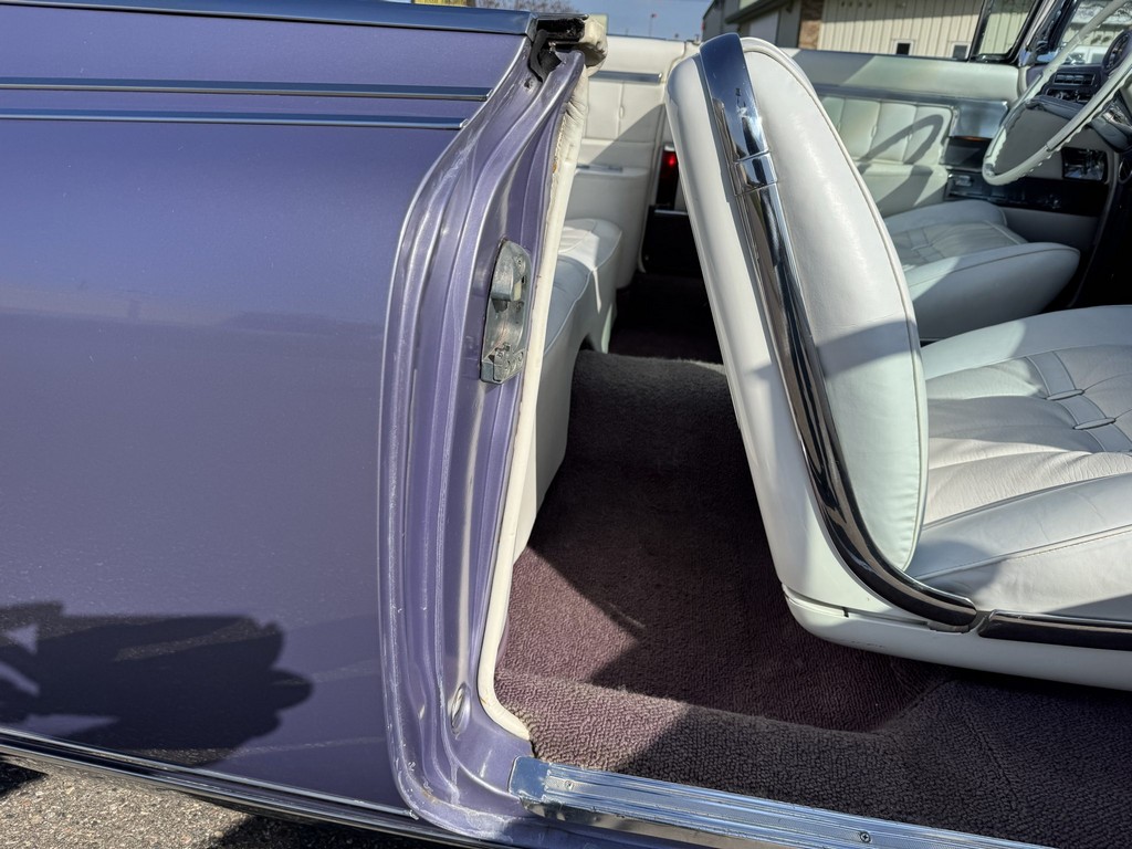 1960 Cadillac Eldorado Biarritz Convertible - Image 3