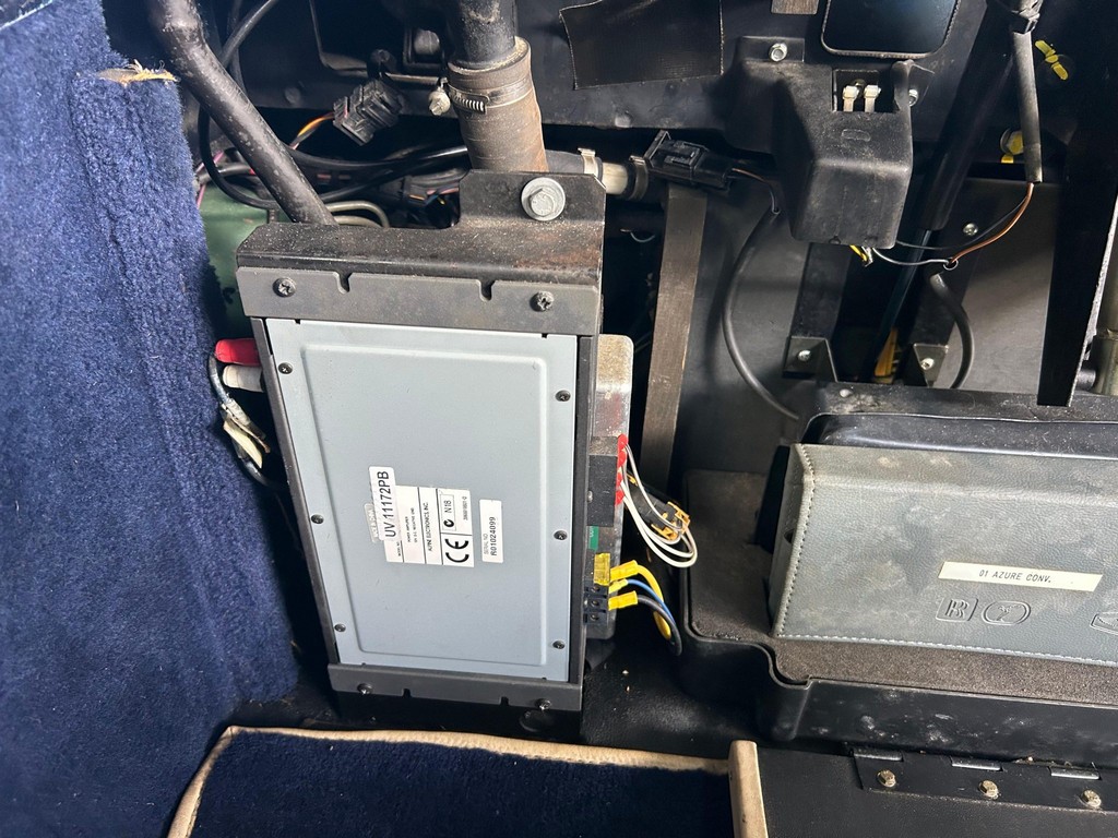 2001 Bentley Azure - Image 29