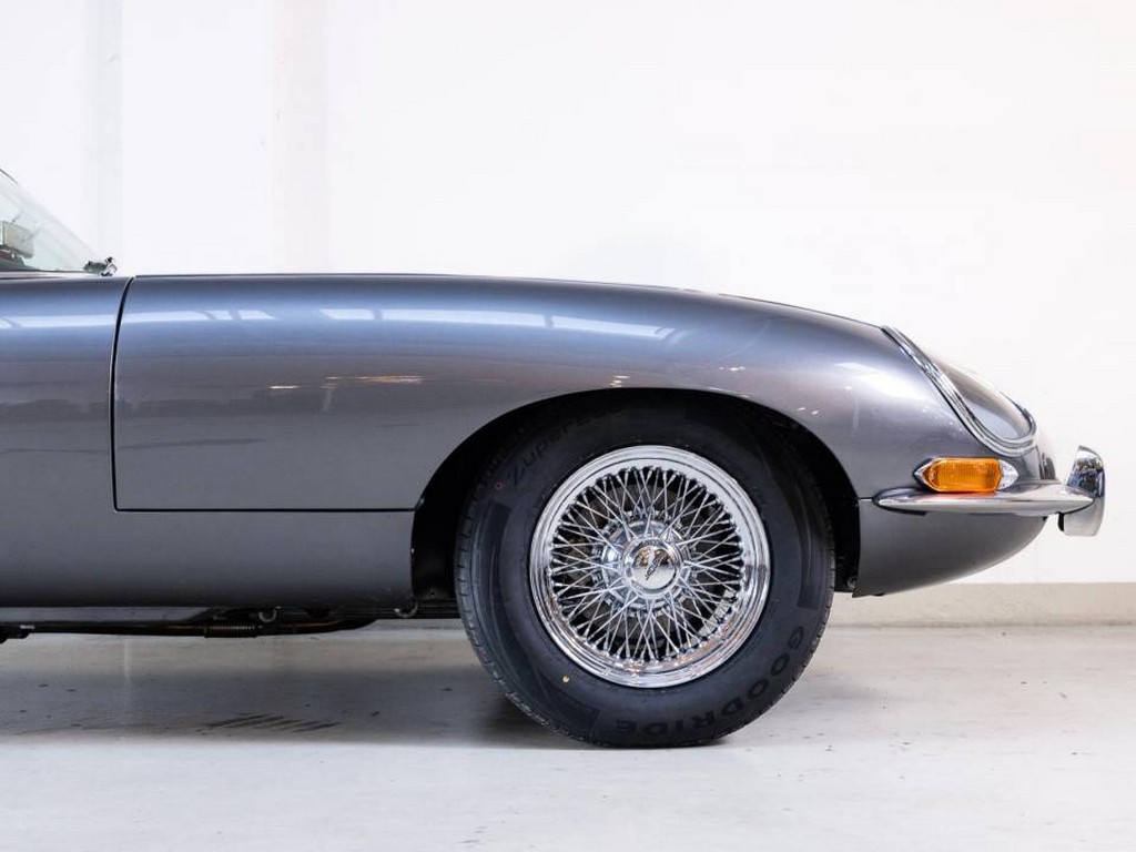 1965 Jaguar E-Type 4.2 - Image 2