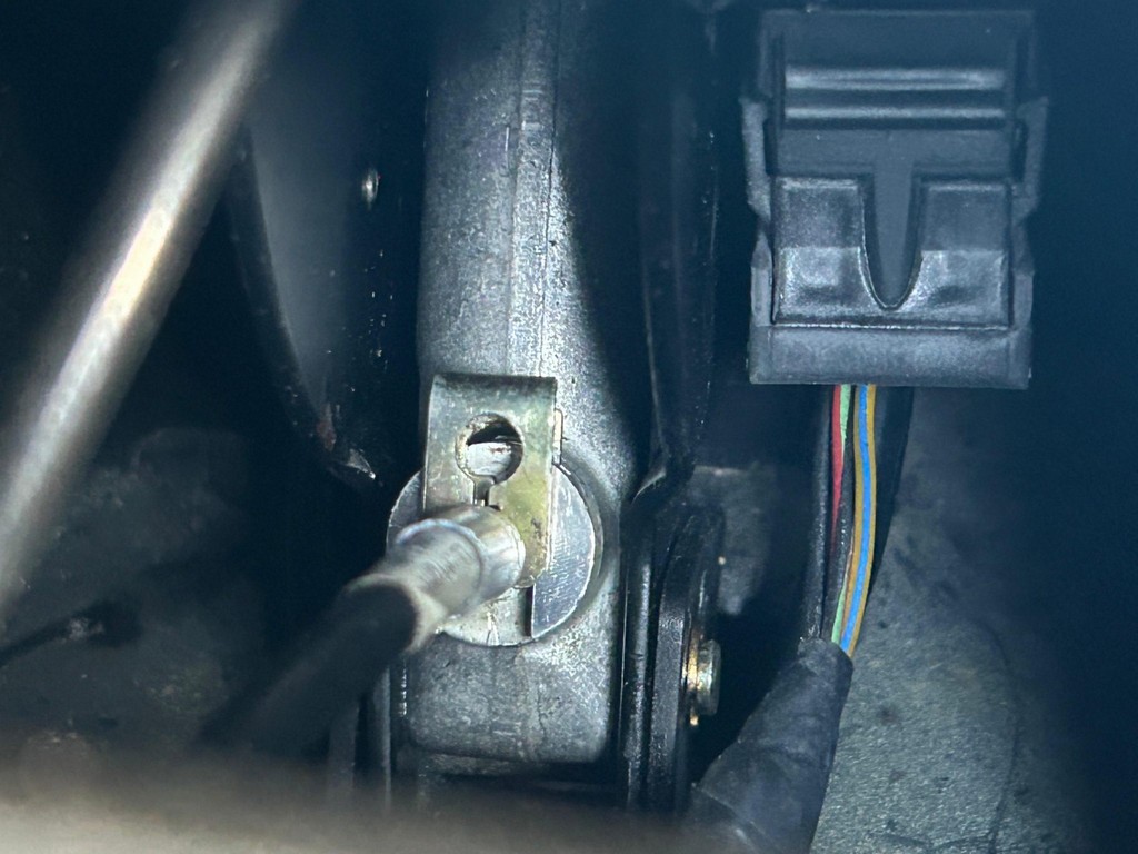 2001 Bentley Azure - Image 30