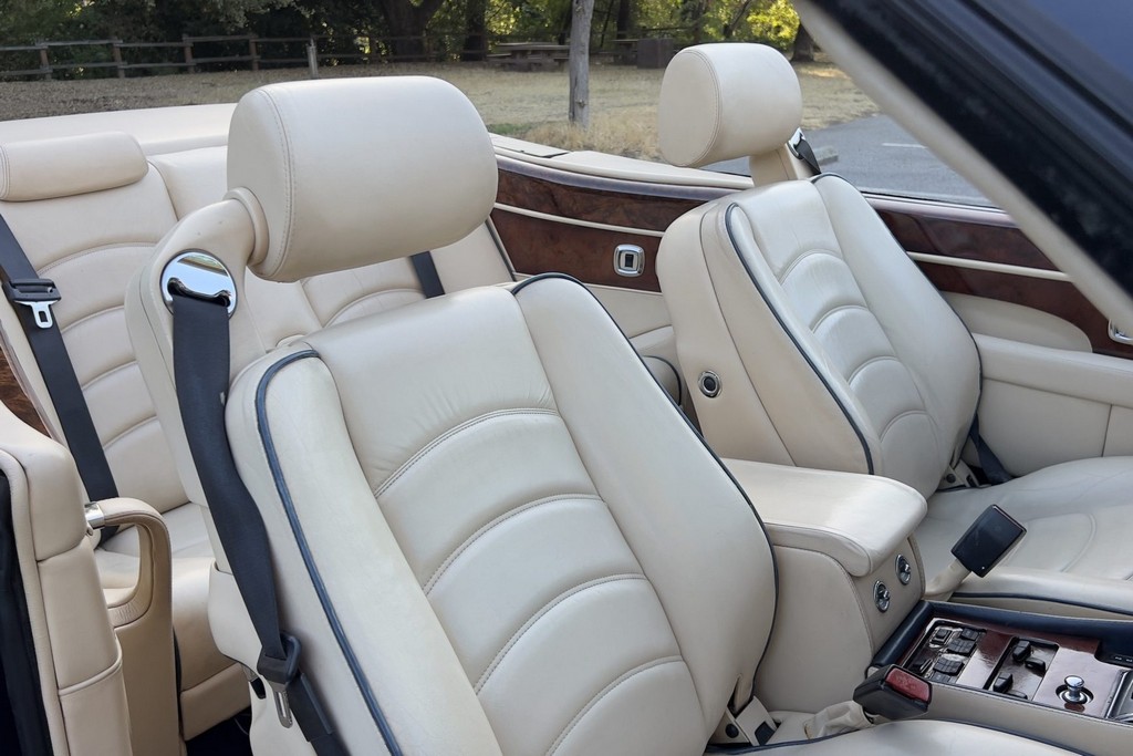 2001 Bentley Azure - Image 33