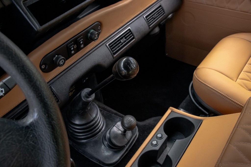 1995 Land Rover Defender 110 - Online Sale - Image 62