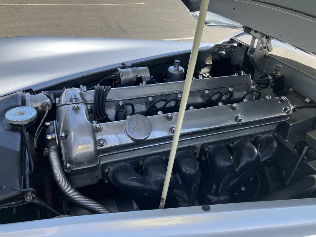 1953 Jaguar XK120 Roadster – Online Sale - Image 9