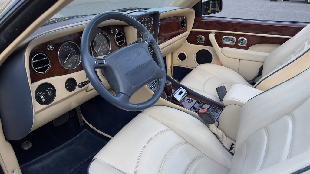 2001 Bentley Azure - Image 47