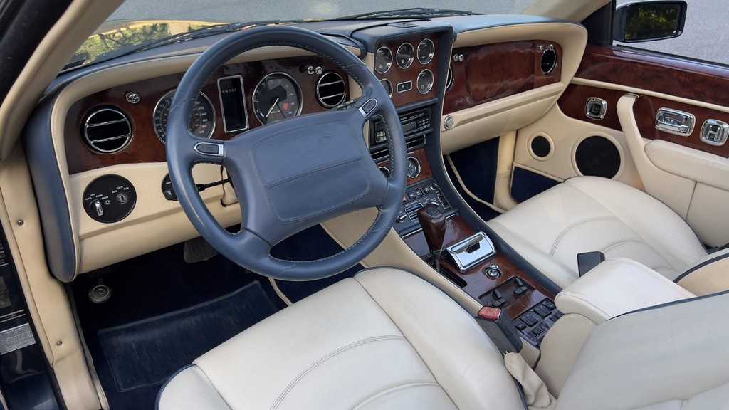 2001 Bentley Azure - Image 48