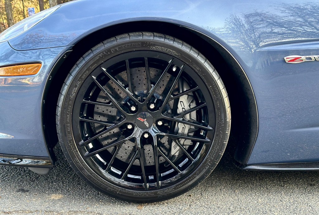 2011 Chevrolet Corvette Z06 Carbon Edition Z07 - Image 4
