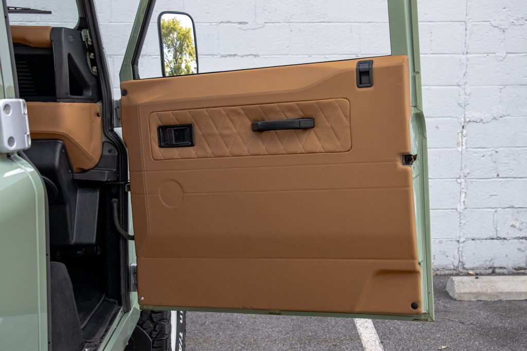 1995 Land Rover Defender 110 - Online Sale - Image 79