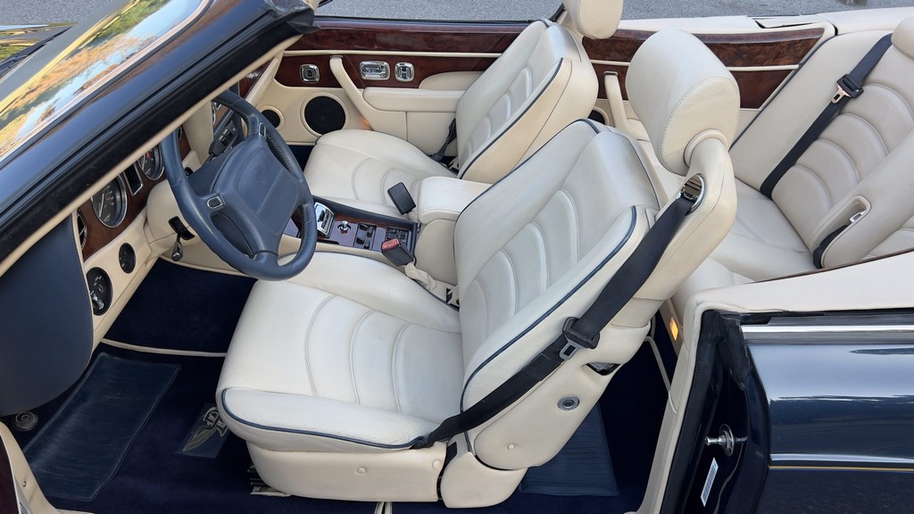 2001 Bentley Azure - Image 51