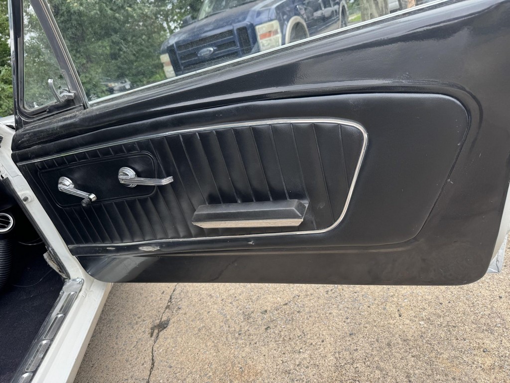 1965 Ford Mustang Fastback 289 - Image 11