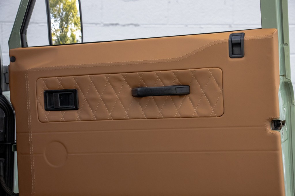 1995 Land Rover Defender 110 - Online Sale - Image 80