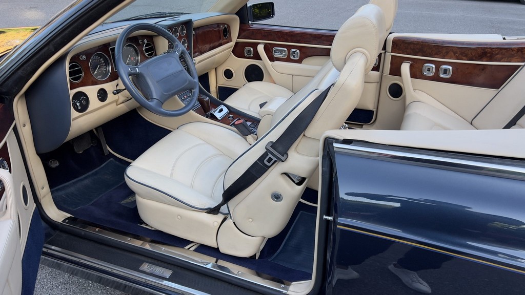 2001 Bentley Azure - Image 53