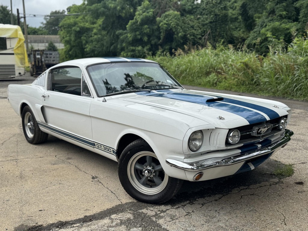 1965 Ford Mustang Fastback 289 - Image 13
