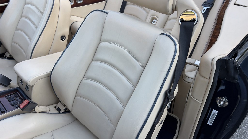 2001 Bentley Azure - Image 56