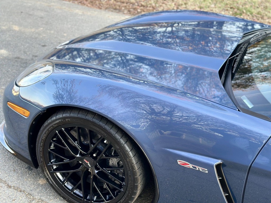 2011 Chevrolet Corvette Z06 Carbon Edition Z07 - Image 12