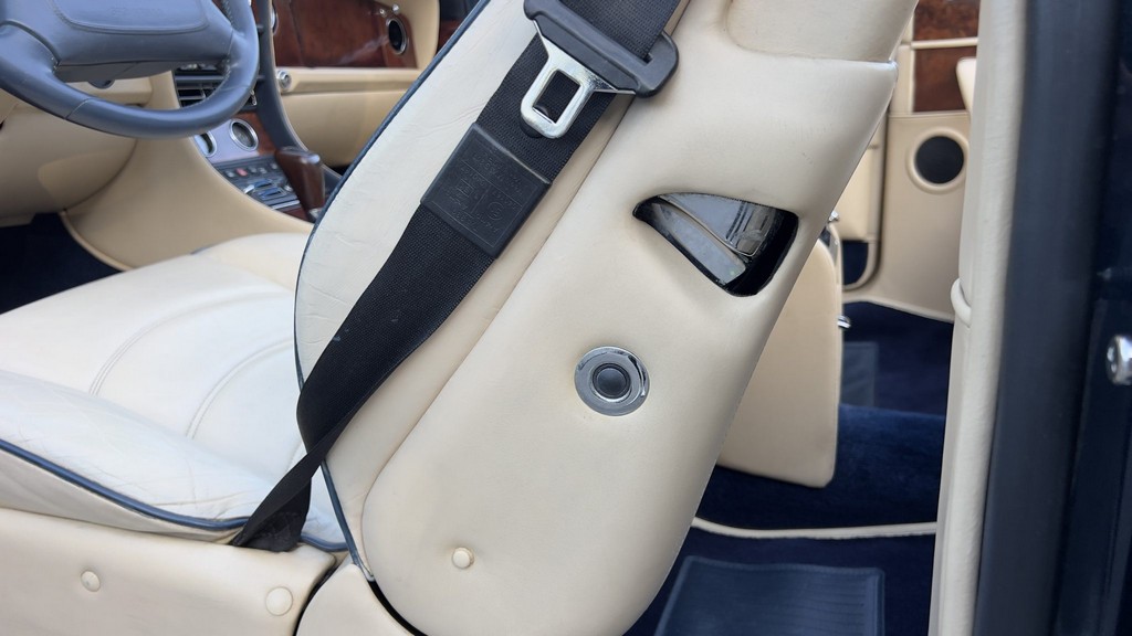 2001 Bentley Azure - Image 61