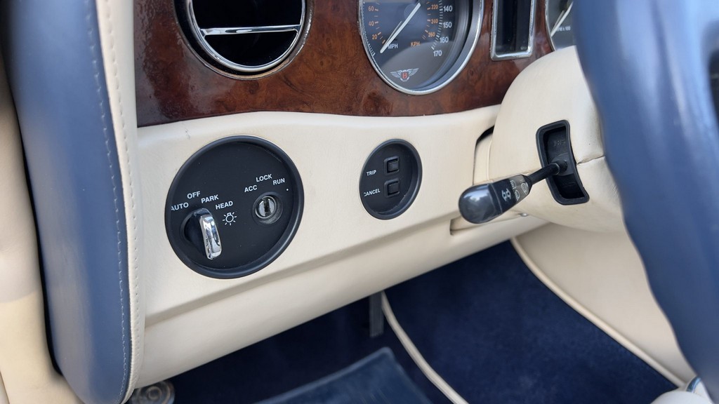 2001 Bentley Azure - Image 64