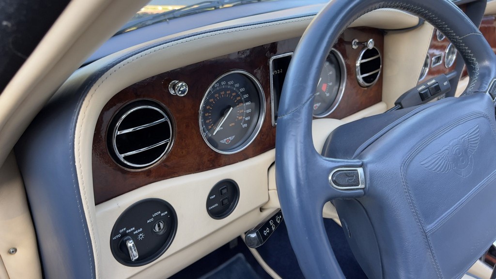 2001 Bentley Azure - Image 65