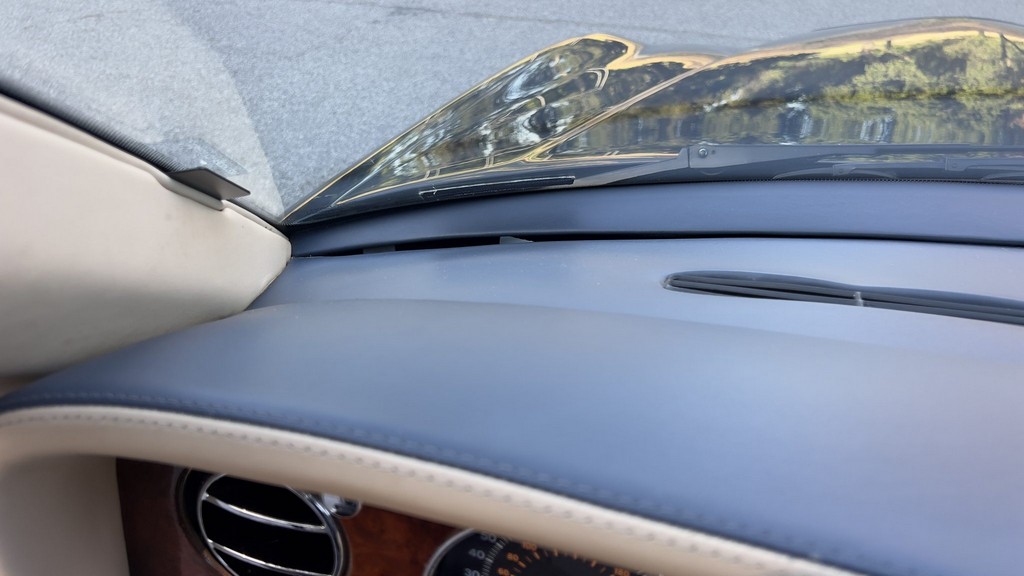 2001 Bentley Azure - Image 66