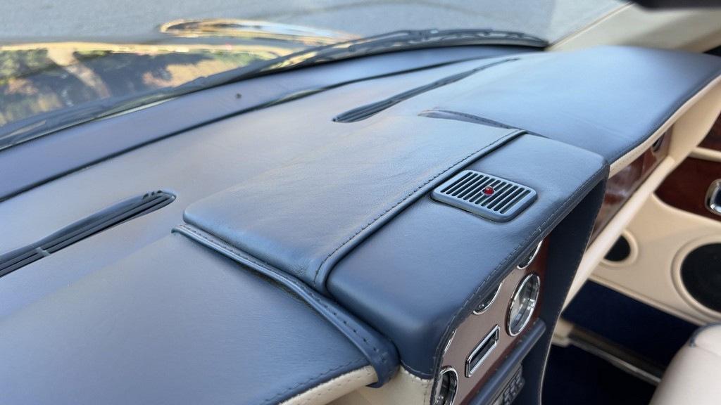 2001 Bentley Azure - Image 69