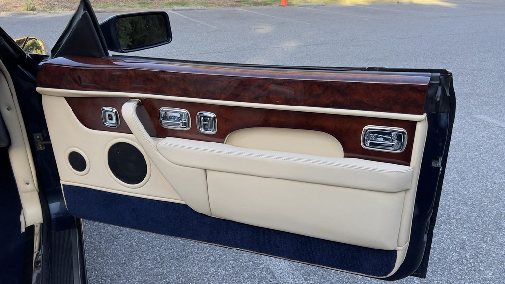 2001 Bentley Azure - Image 76