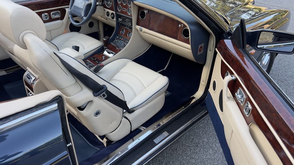 2001 Bentley Azure - Image 80