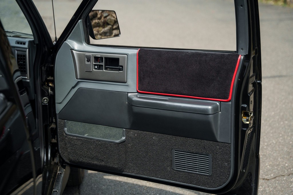 1991 GMC Syclone - Image 97