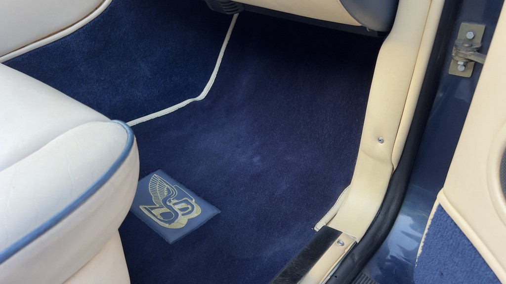 2001 Bentley Azure - Image 93