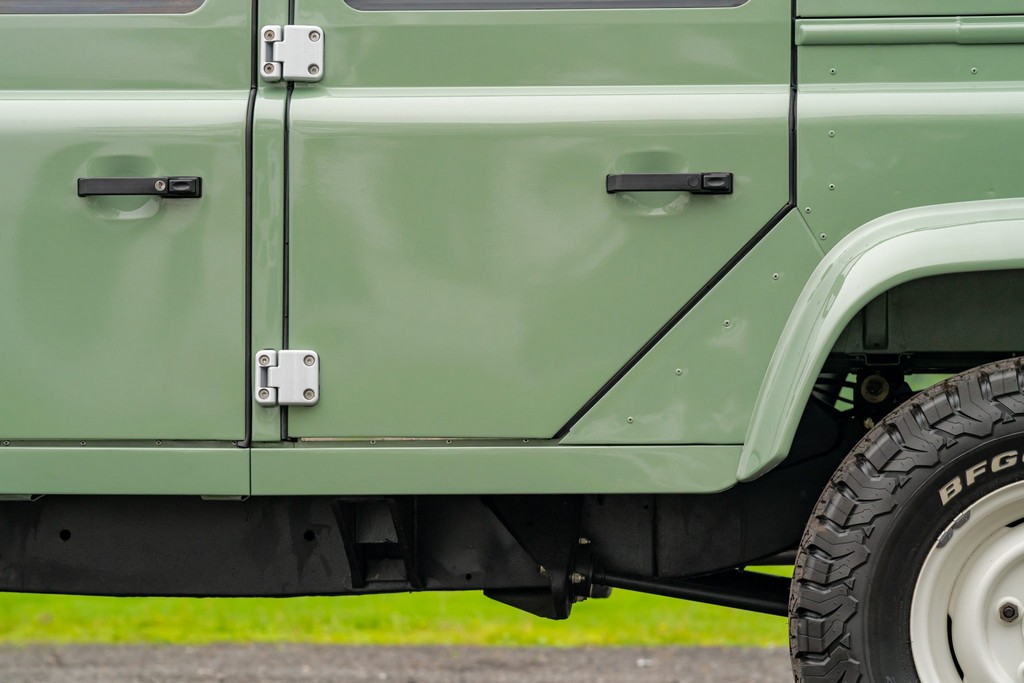 1995 Land Rover Defender 110 - Online Sale - Image 9