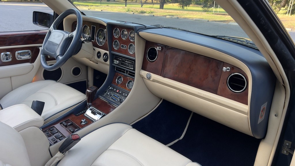 2001 Bentley Azure - Image 98