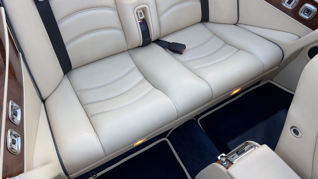 2001 Bentley Azure - Image 107