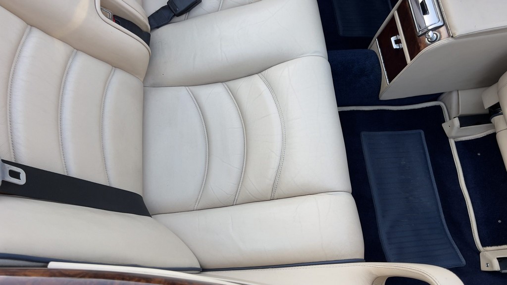 2001 Bentley Azure - Image 108