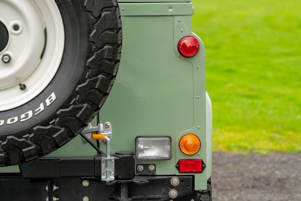 1995 Land Rover Defender 110 - Online Sale - Image 24