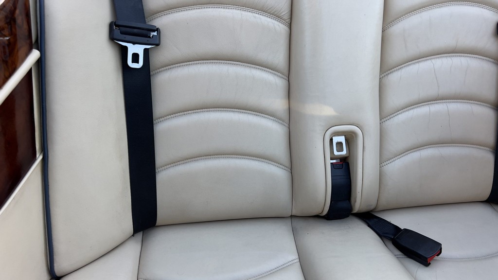 2001 Bentley Azure - Image 110