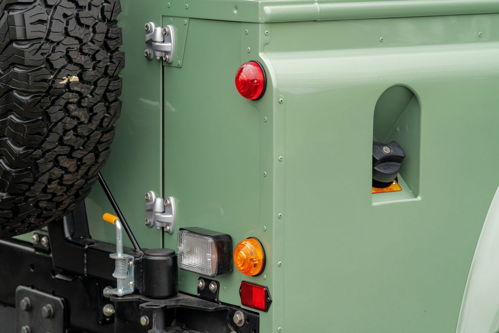 1995 Land Rover Defender 110 - Online Sale - Image 25